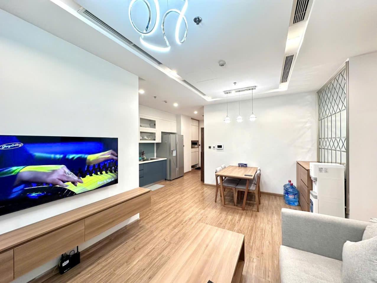 Luxury Apartment In Vinhomes Metropolis Hanói Exterior foto