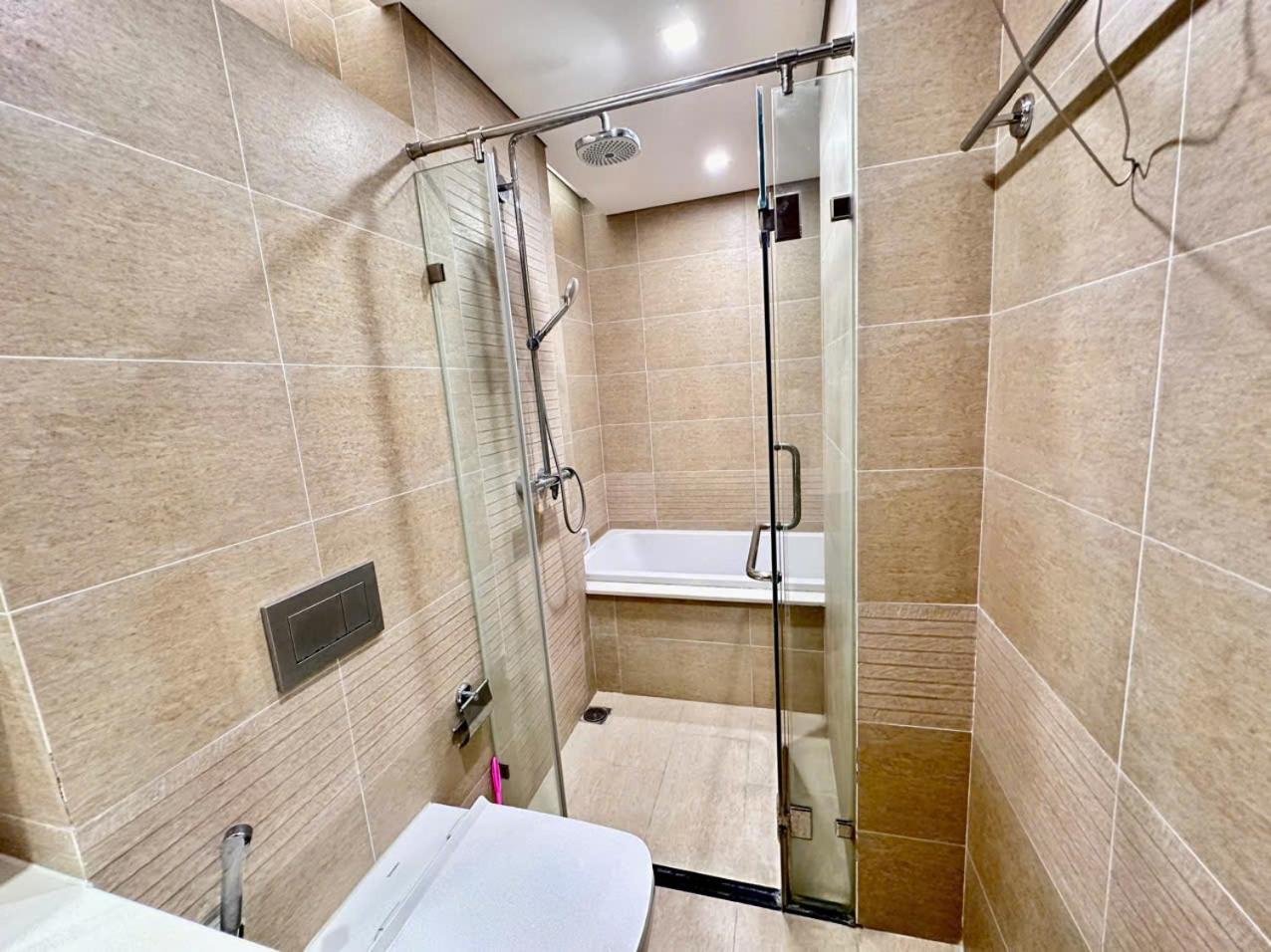 Luxury Apartment In Vinhomes Metropolis Hanói Exterior foto